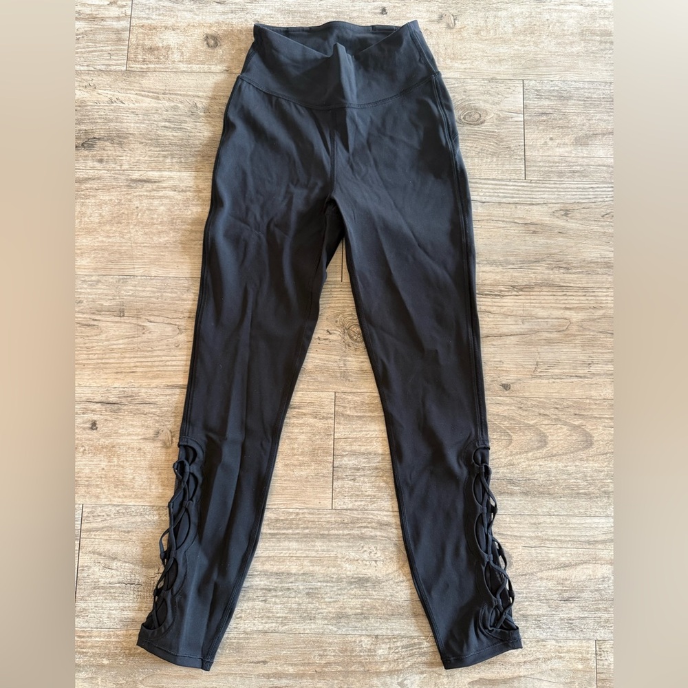 Lululemon Tied To It 7/8 Legging Black Size 4 NWOT